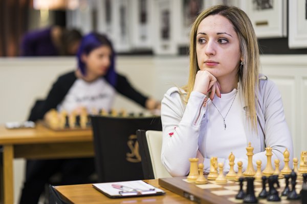 la Campionessa USA in carica Nazi Paikidze