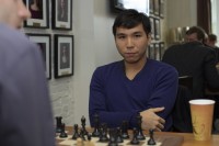 Wesley So, alla sua seconda apparizione. Nel 2015 ha lasciato il segno per aver .. perso una una partita per scritta irregolare sul formulario