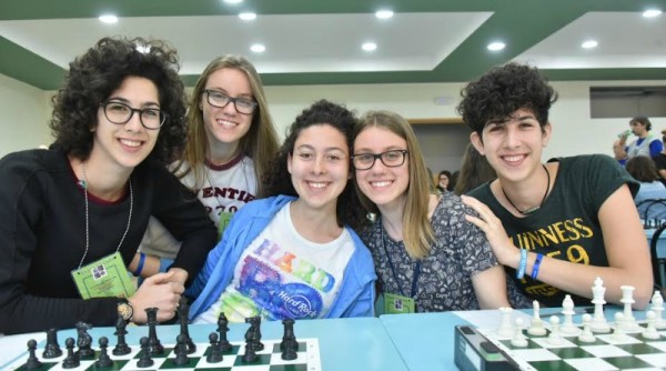 La squadra femminile del Liceo “Giuseppe Veronese” di Chioggia arriva seconda - Foto chioggianews24