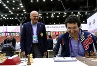 Per Kramnik un match con la Hou Yifan rischia davvero di rappresentare poco più di un'esibizione, ma il 14° Campione del Mondo non dovrà sottovalutare la cinese, soprattutto nelle partite blitz