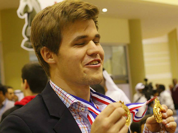 Carlsen-medaglie_Mondiale_Rapid_Blitz_2014