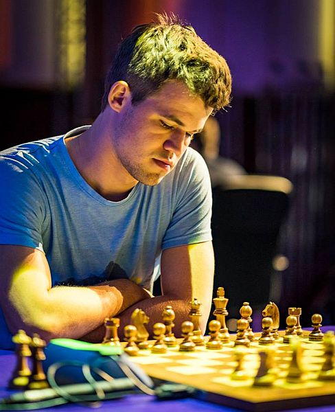 Carlsen_Parigi2016
