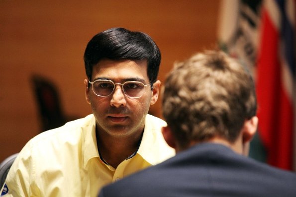 Anand pronto a cedere la corona