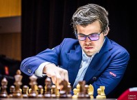 'Voglio sfruttare questa scappatoia', così Magnus Carlsen, in una recente intervista rilasciata a chess.com, ha spiegato la sua partecipazione alla World CUP 2017, che si disputa con un formato che il Campione del Mondo non ha mai nascosto di gradire, tanto da affermare (su FB) che non sarebbe male l'idea di far disputare il Mondiale con il sistema KO