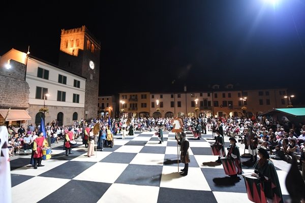 Monselice_contrade_scacchi_viventi
