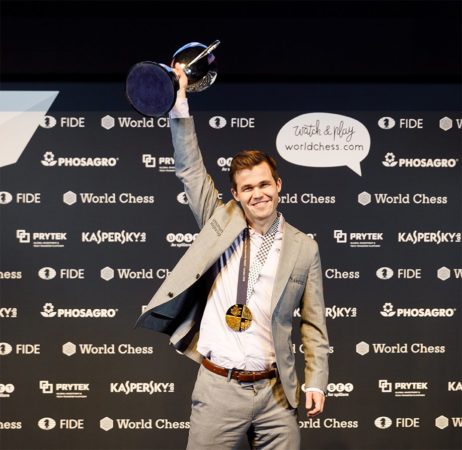 Carlsen_Trofeo_Mondiale_2018