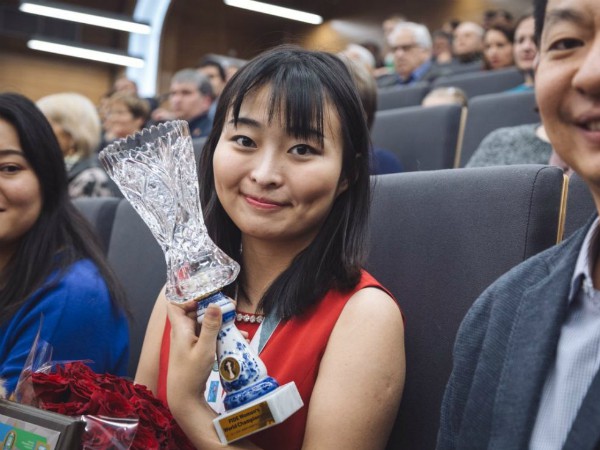 Ju Wenjun_Campionessa_Mondiale_KO_2018_Home
