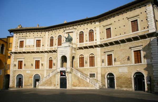 PalazzoPrioriFermo