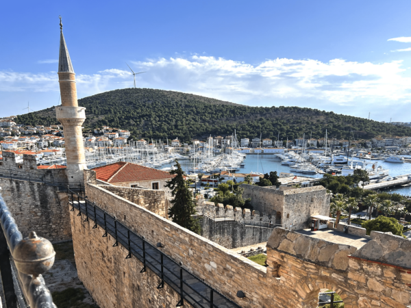 Cesme-castle-view